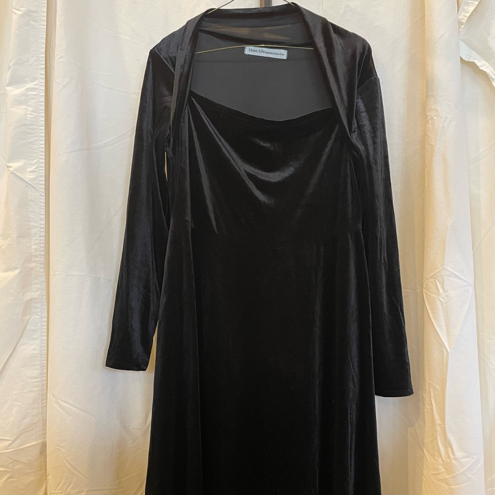 Elegant Black Velvet Dress